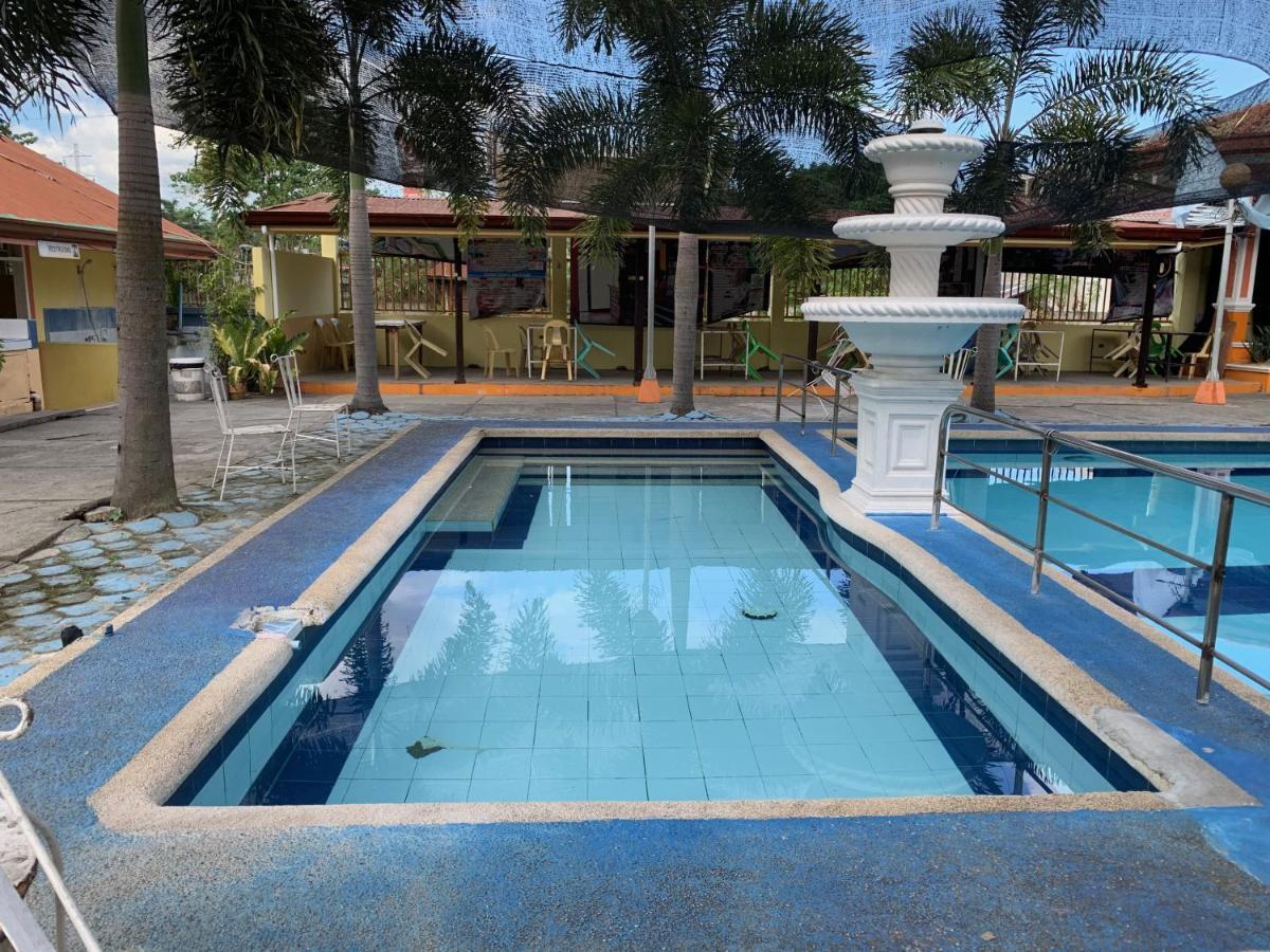 ฟูฟินา เลชเชอร์ เซ็นเตอร์ Hotel Tagum ภายนอก รูปภาพ