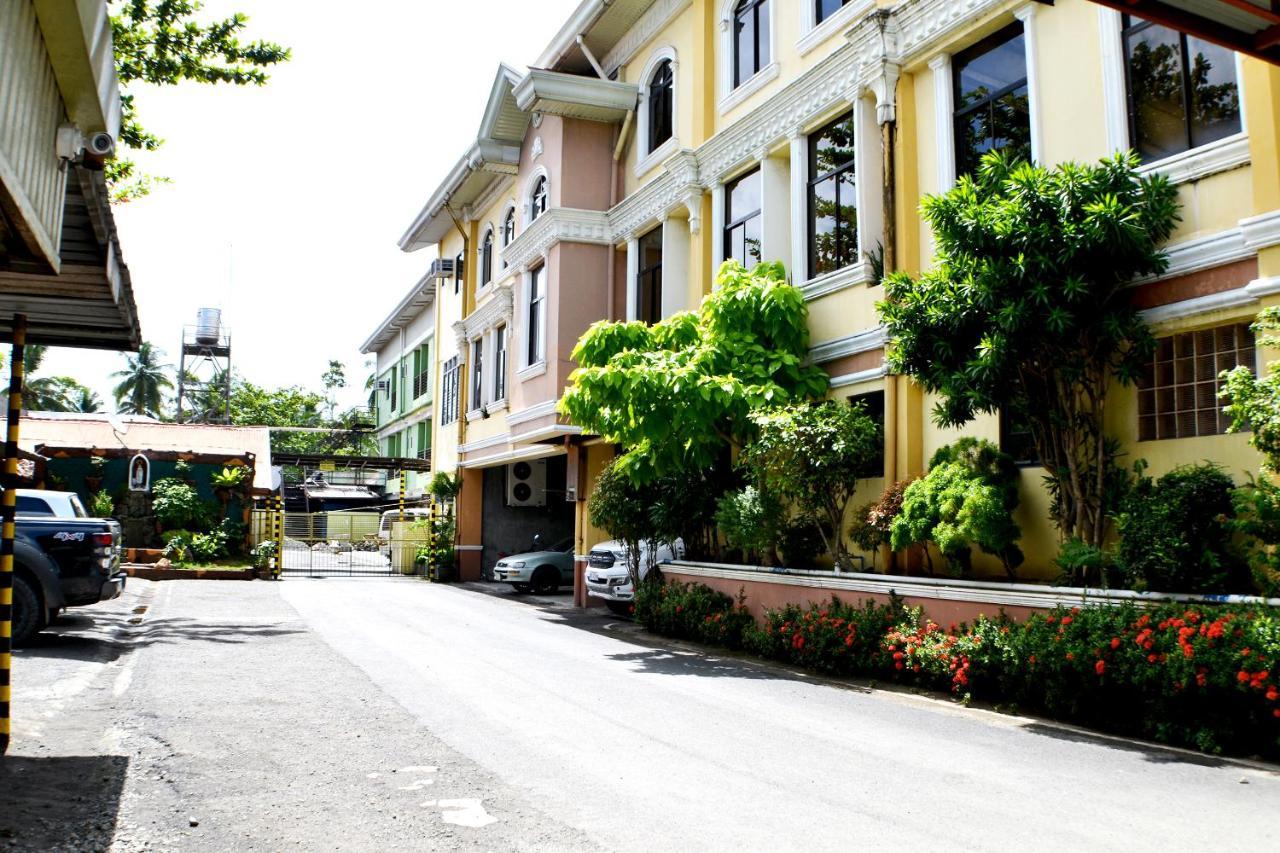 ฟูฟินา เลชเชอร์ เซ็นเตอร์ Hotel Tagum ภายนอก รูปภาพ